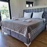 Luxury Laura With Jacuzzi In *