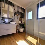 Villa Luxury Laura With Jacuzzi In *