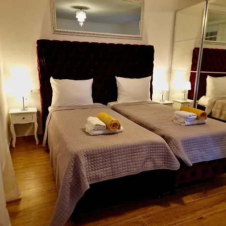 Villa Luxury Laura With Jacuzzi In