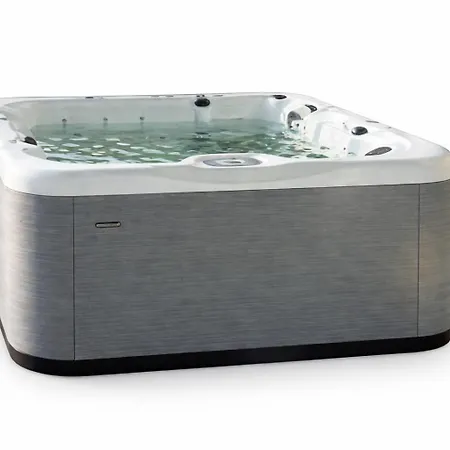 Villa Luxury Laura With Jacuzzi In Malinska