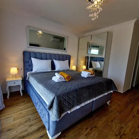Luxury Laura Villa *