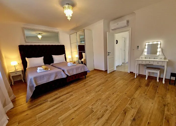 Luxury Laura With Jacuzzi In Malinska