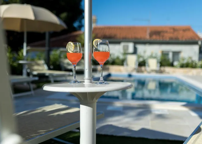 Villa Luxury Laura With Jacuzzi In *