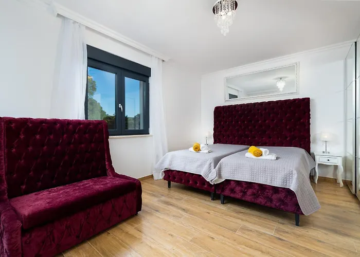 Luxury Laura With Jacuzzi In * Malinska