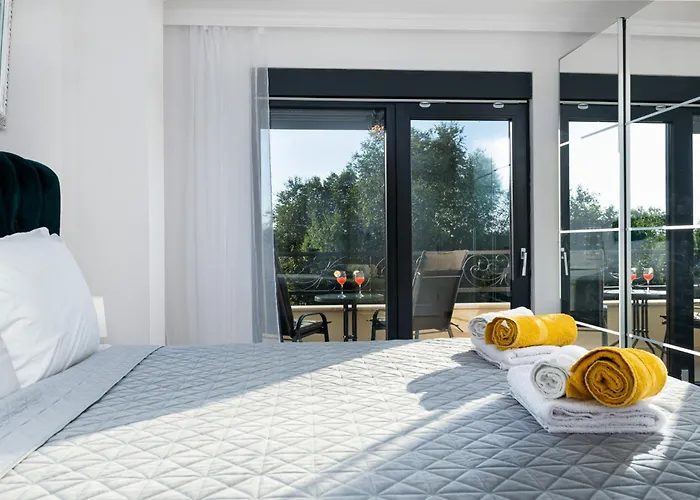 Villa Luxury Laura With Jacuzzi In Malinska