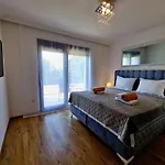 Luxury Laura With Jacuzzi In *