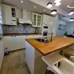 Villa Luxury Laura With Jacuzzi In