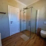 Villa Luxury Laura With Jacuzzi In