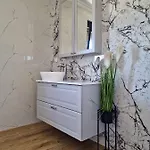 Villa Luxury Laura With Jacuzzi In
