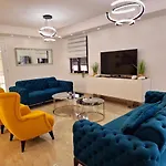 Luxury Laura With Jacuzzi In Villa