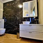 Luxury Laura With Jacuzzi In Villa