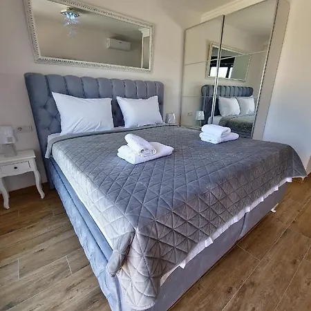 Vilă Luxury Laura *