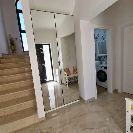 Villa Luxury Laura With Jacuzzi In Malinska