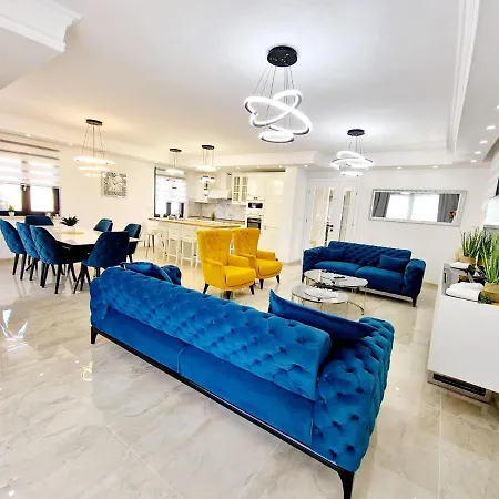 Vilă Luxury Laura *