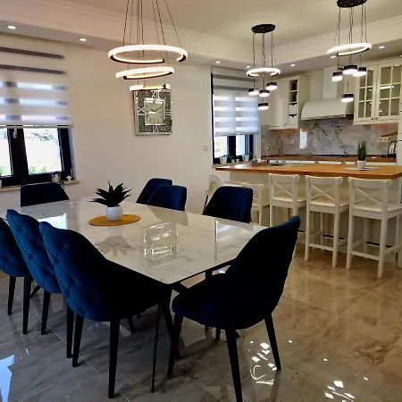 Luxury Laura With Jacuzzi In Malinska