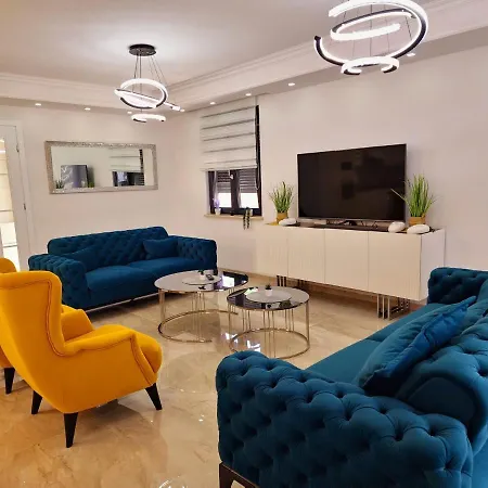 Luxury Laura Vilă