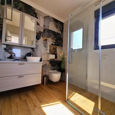 Villa Luxury Laura With Jacuzzi In *